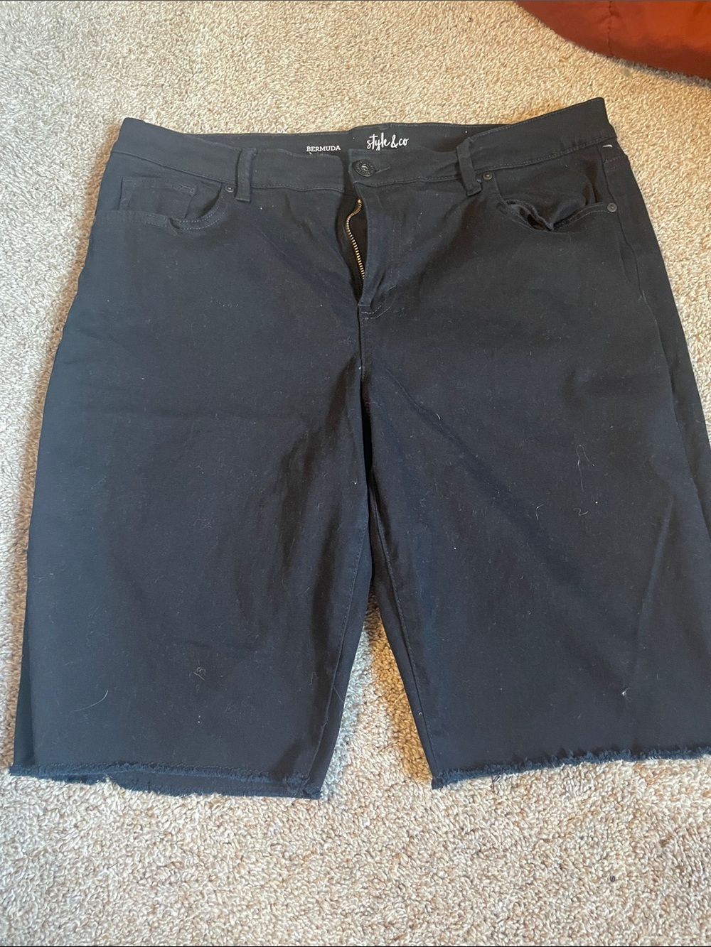 Black denim Bermuda shorts SZ 16